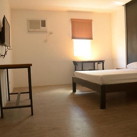 Solaris 88 Inn Tarlac City Zewnętrze zdjęcie